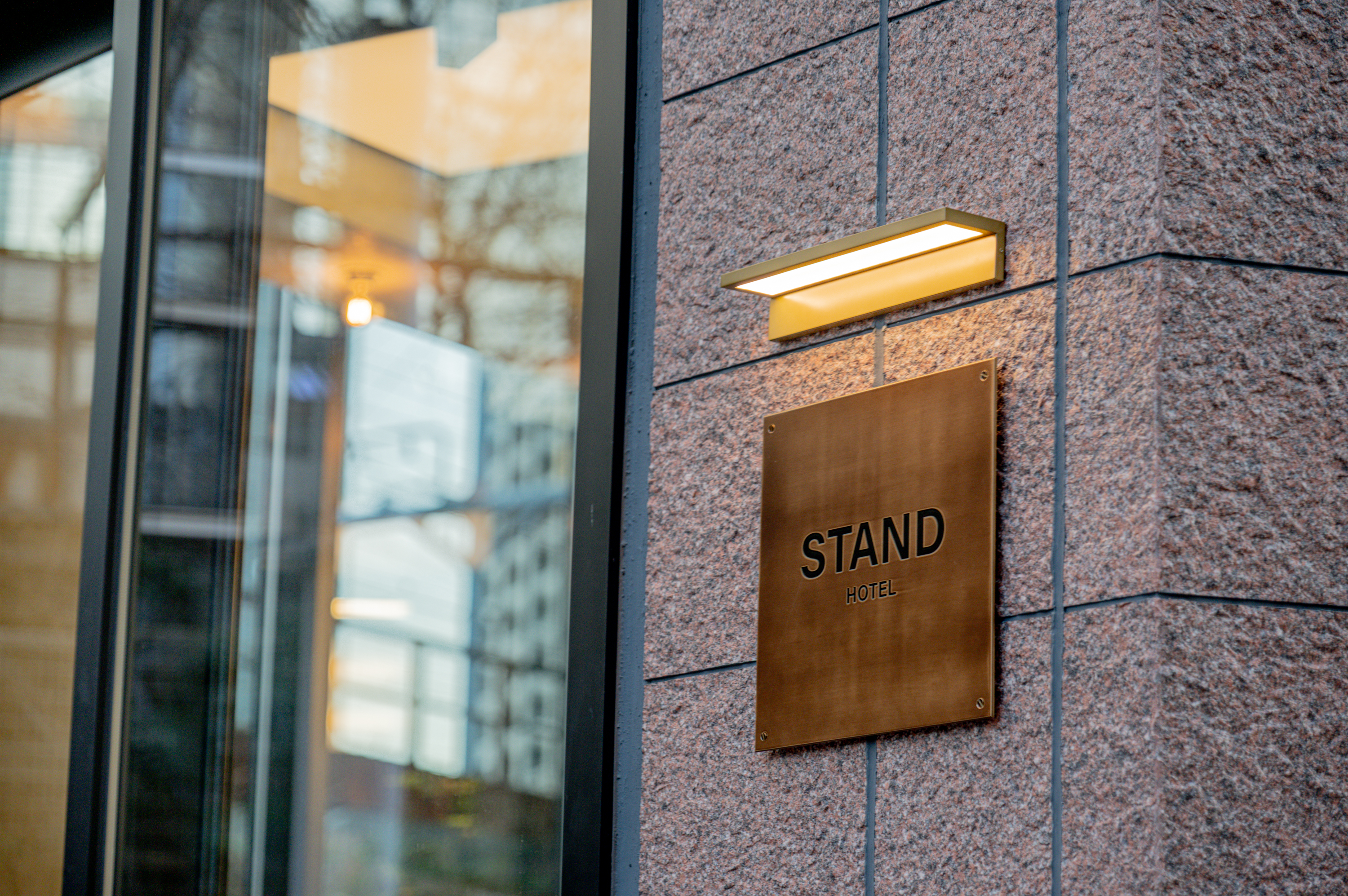 ホテル外観・夜景